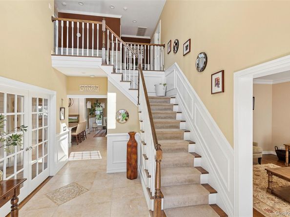 3 Steven Path, Center Moriches NY 11934