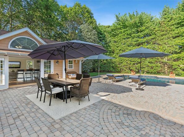 3 Steven Path, Center Moriches NY 11934