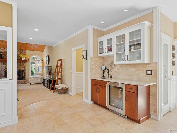 3 Steven Path, Center Moriches NY 11934
