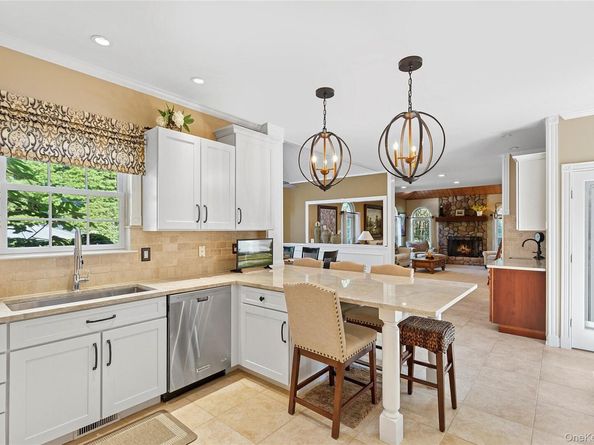 3 Steven Path, Center Moriches NY 11934