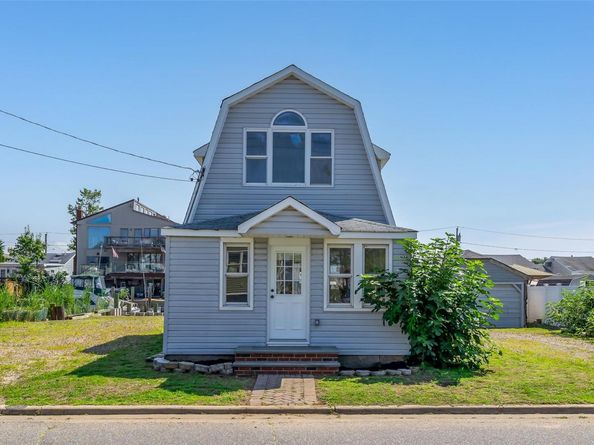 2601 Ocean Avenue, Seaford NY 11783