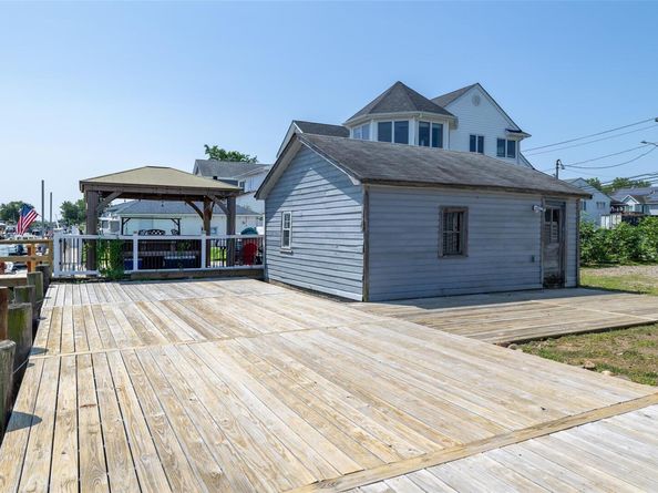 2601 Ocean Avenue, Seaford NY 11783