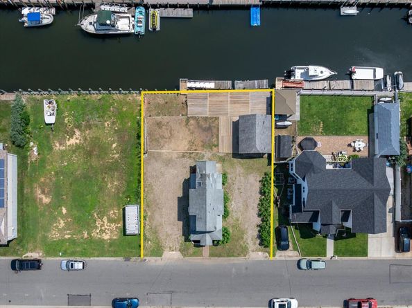 2601 Ocean Avenue, Seaford NY 11783