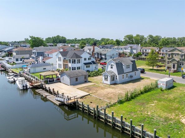 2601 Ocean Avenue, Seaford NY 11783