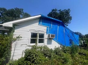 28 Lakeview Court, Ronkonkoma NY 11779