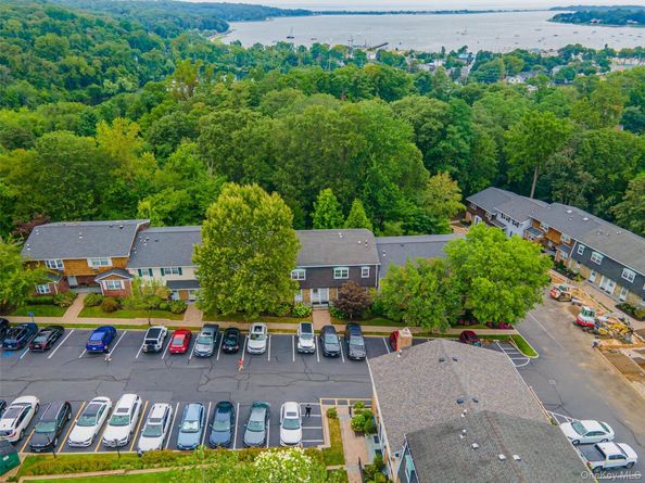 10 Harbour Lane 5A, Oyster Bay NY 11771