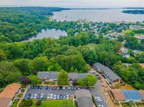 10 Harbour Lane 5A, Oyster Bay NY 11771