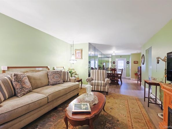 10 Harbour Lane 5A, Oyster Bay NY 11771