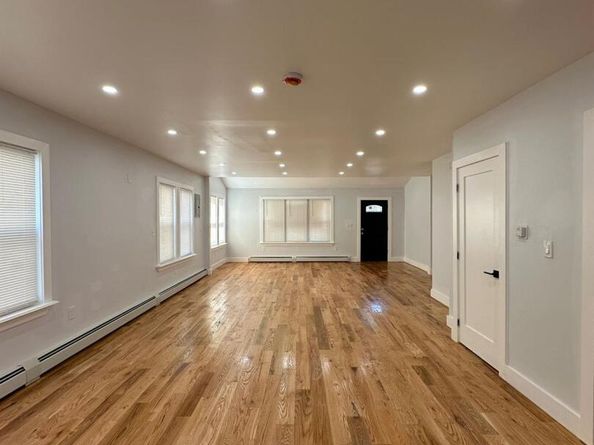 21511 112th Avenue, Queens Village NY 11429