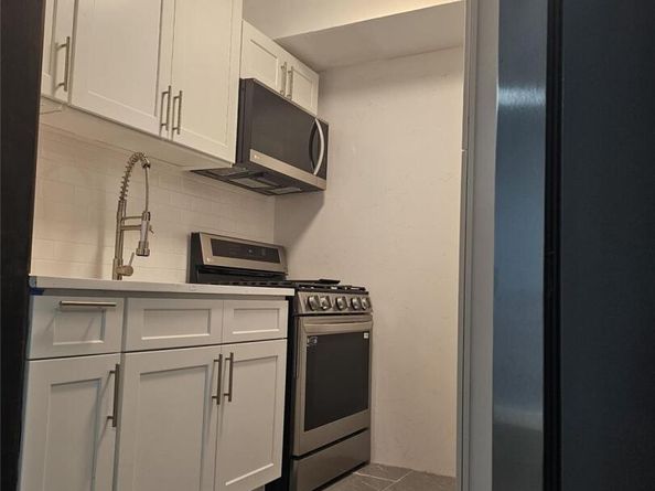 34-43 60 Street unit 1k, Woodside NY 11377