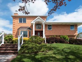 28 Merit Lane, Jericho NY 11753