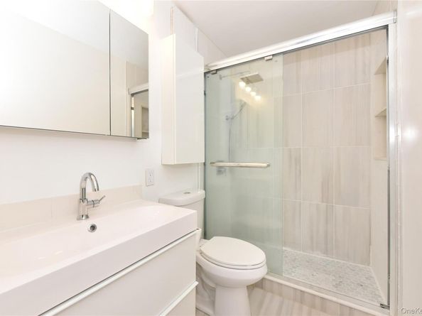 152-18 Union Turnpike 12T, Flushing NY 11367
