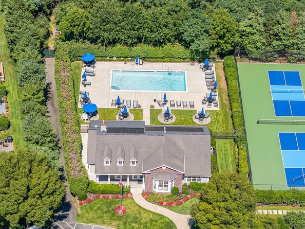 9 Scarborough Drive, Smithtown NY 11787