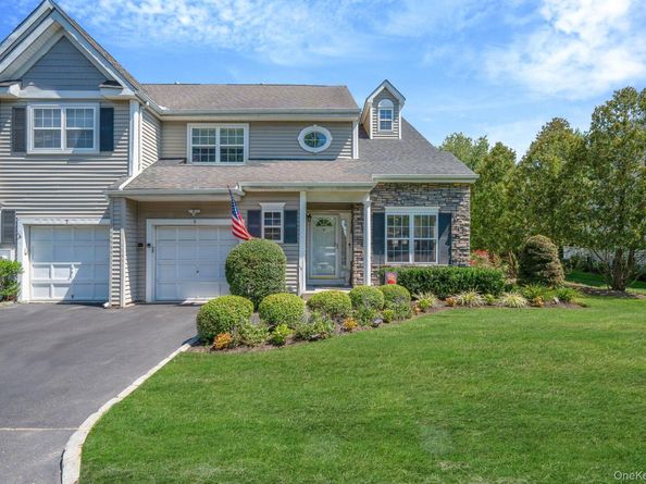 9 Scarborough Drive, Smithtown NY 11787