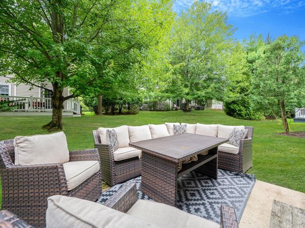 9 Scarborough Drive, Smithtown NY 11787