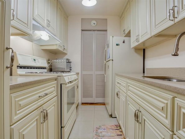 65-15 Alderton Street 2C, Rego Park NY 11374