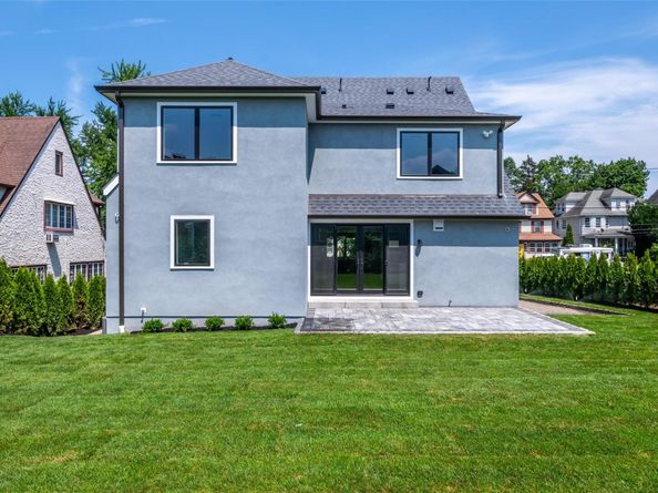 138 Mount Joy Place, New Rochelle NY 10801