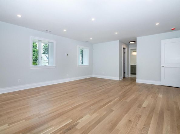 138 Mount Joy Place, New Rochelle NY 10801
