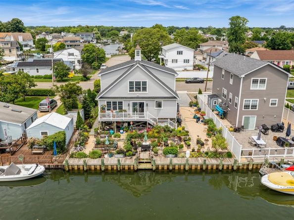 10 Garfield Place, Massapequa NY 11758