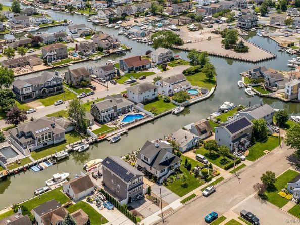 10 Garfield Place, Massapequa NY 11758