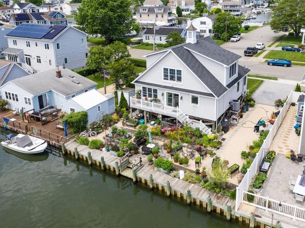 10 Garfield Place, Massapequa NY 11758