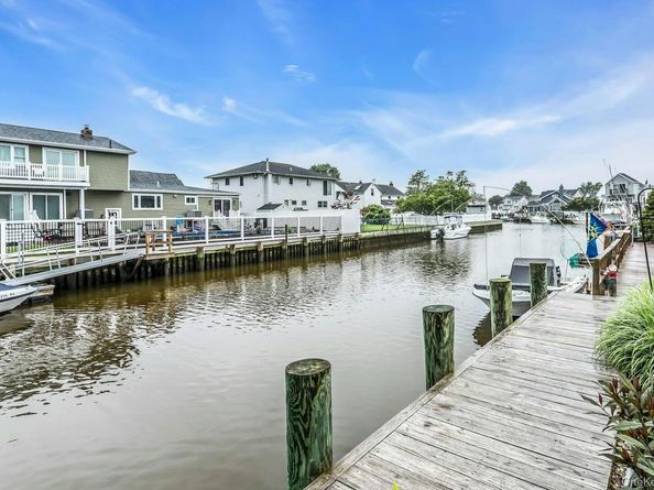 10 Garfield Place, Massapequa NY 11758