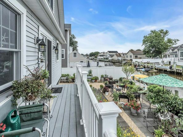 10 Garfield Place, Massapequa NY 11758
