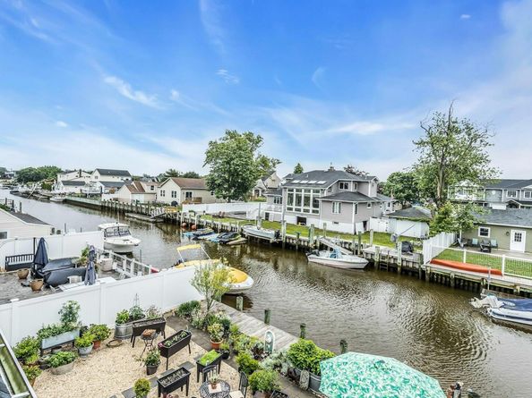 10 Garfield Place, Massapequa NY 11758