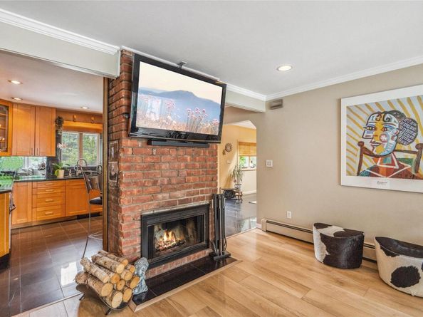 55 Duckpond Drive N, Wantagh NY 11793