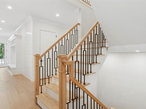 17 Chelsea Place, Dix Hills NY 11746