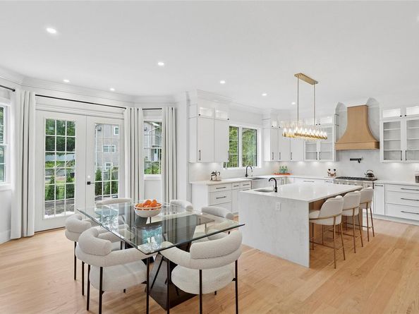 17 Chelsea Place, Dix Hills NY 11746