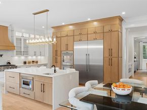 17 Chelsea Place, Dix Hills NY 11746