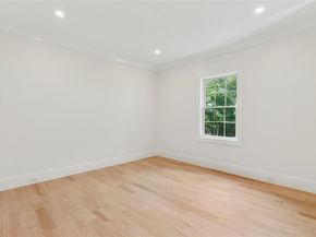 17 Chelsea Place, Dix Hills NY 11746