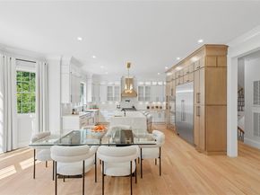 17 Chelsea Place, Dix Hills NY 11746