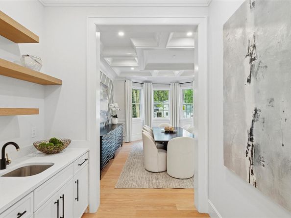 17 Chelsea Place, Dix Hills NY 11746