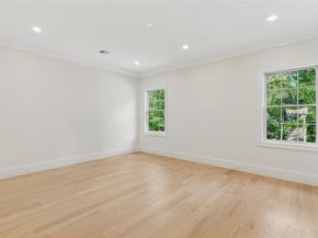 17 Chelsea Place, Dix Hills NY 11746