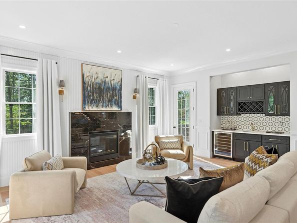 17 Chelsea Place, Dix Hills NY 11746