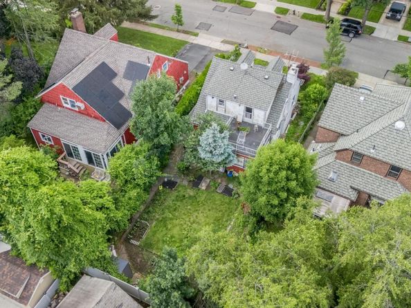 85-24 Eton Street, Jamaica Estates NY 11432