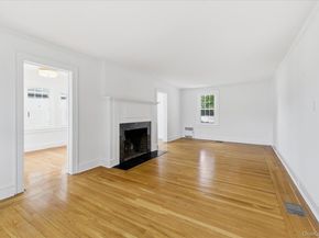 215 Lakeview Avenue, Rockville Centre NY 11570