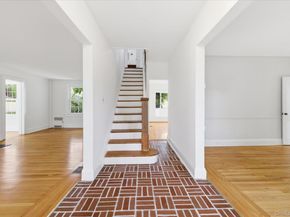 215 Lakeview Avenue, Rockville Centre NY 11570