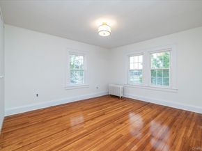 215 Lakeview Avenue, Rockville Centre NY 11570