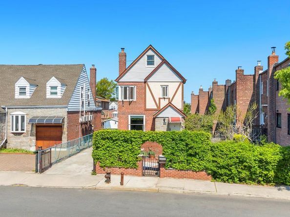 6210 Boelsen Crescent, Rego Park NY 11374