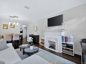 17 Gaynor Avenue 1D, Manhasset NY 11030