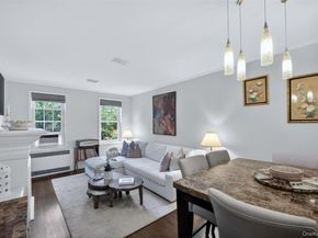 17 Gaynor Avenue 1D, Manhasset NY 11030