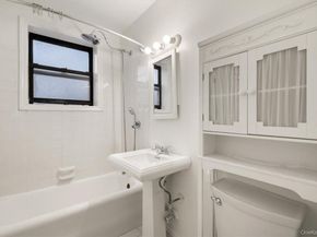 7 Greenridge Avenue A7, White Plains NY 10605