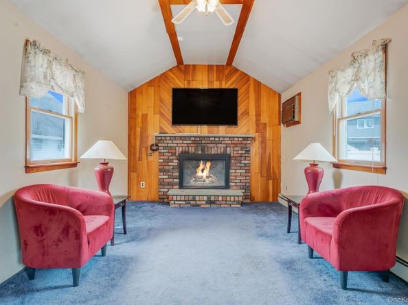 3 Layton Avenue, Hicksville NY 11801