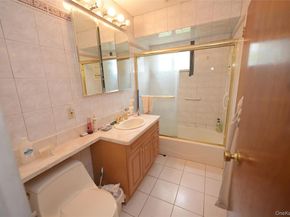 96 Cedar Drive W, Plainview NY 11803