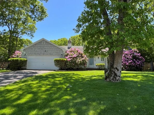 11 White Birch Trail, East Quogue NY 11942
