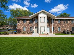 11 Sierra Court 11, Coram NY 11727