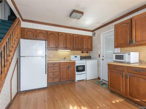5 Crabtree Lane, Levittown NY 11756